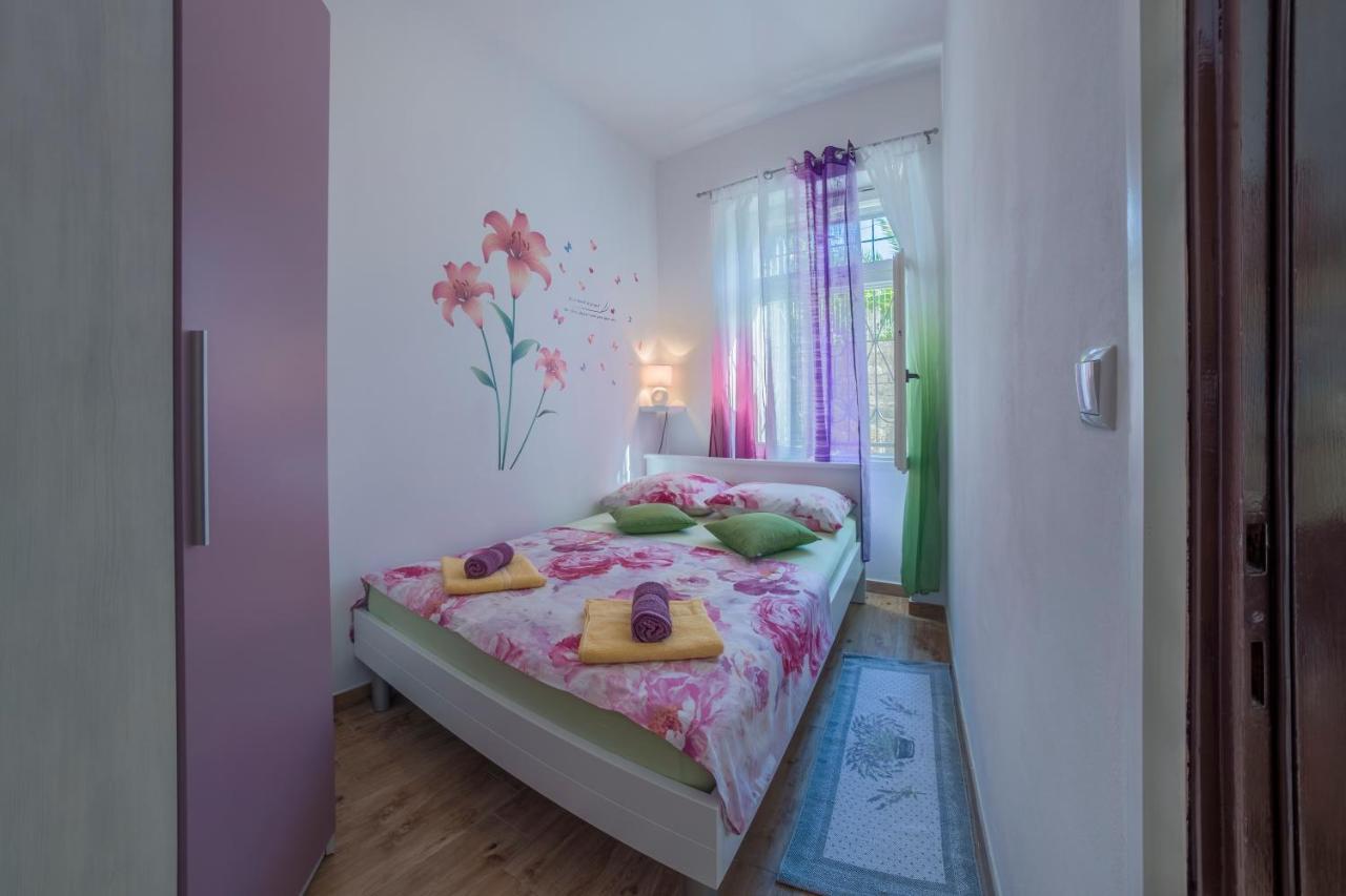Apartment Ljube Pula Eksteriør billede