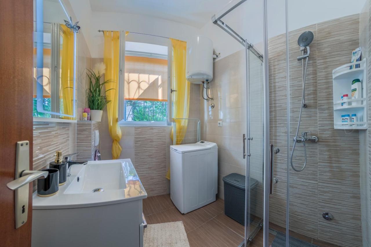 Apartment Ljube Pula Eksteriør billede